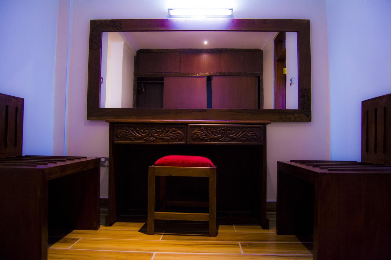 The Vic Hotel Кисуму Екстериор снимка