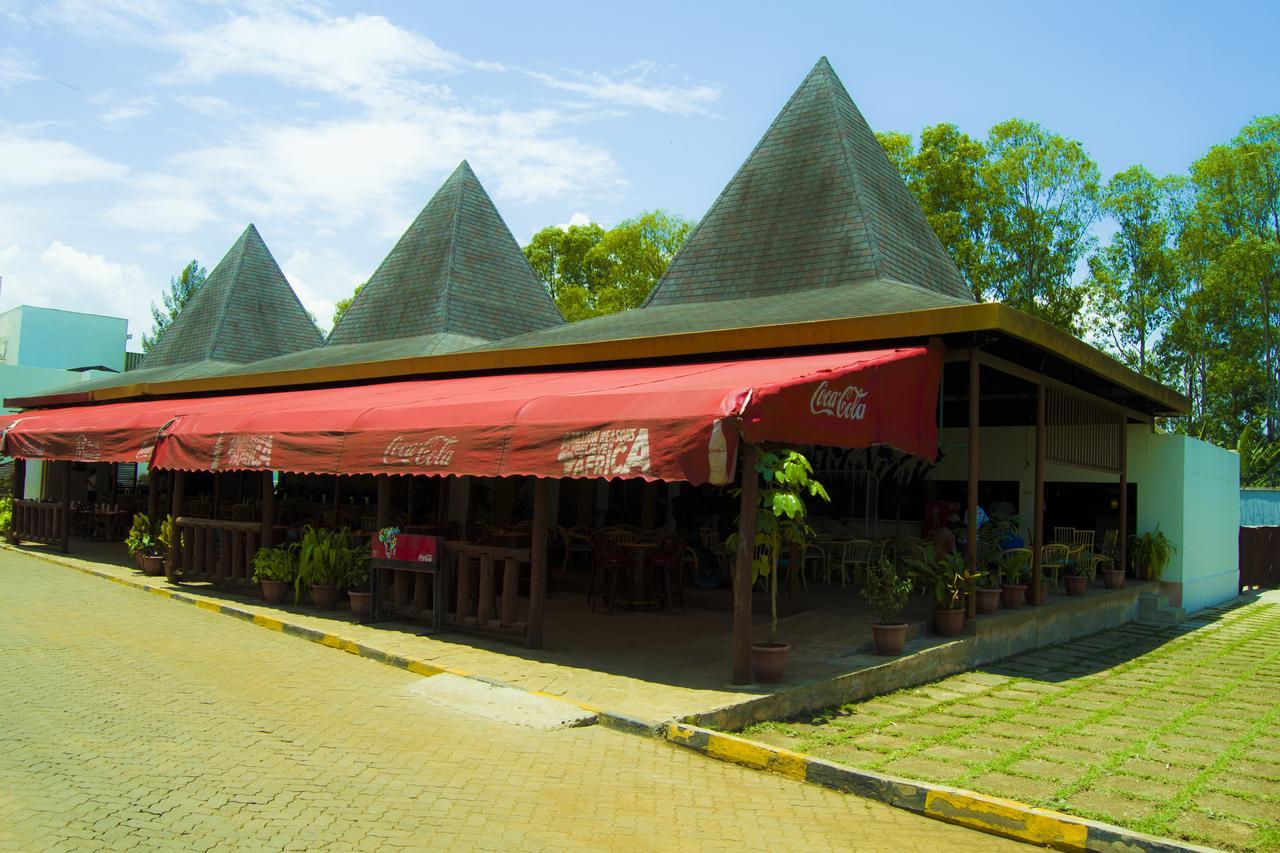 The Vic Hotel Кисуму Екстериор снимка