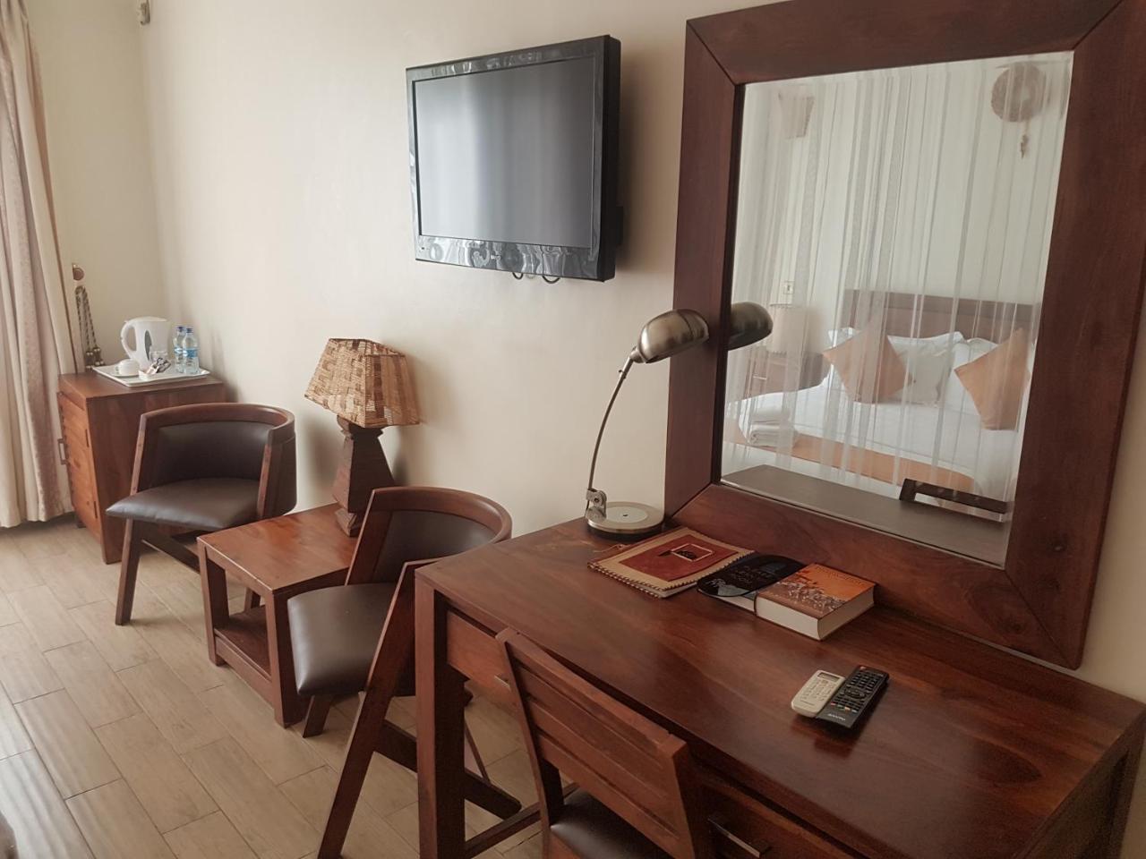 The Vic Hotel Кисуму Екстериор снимка