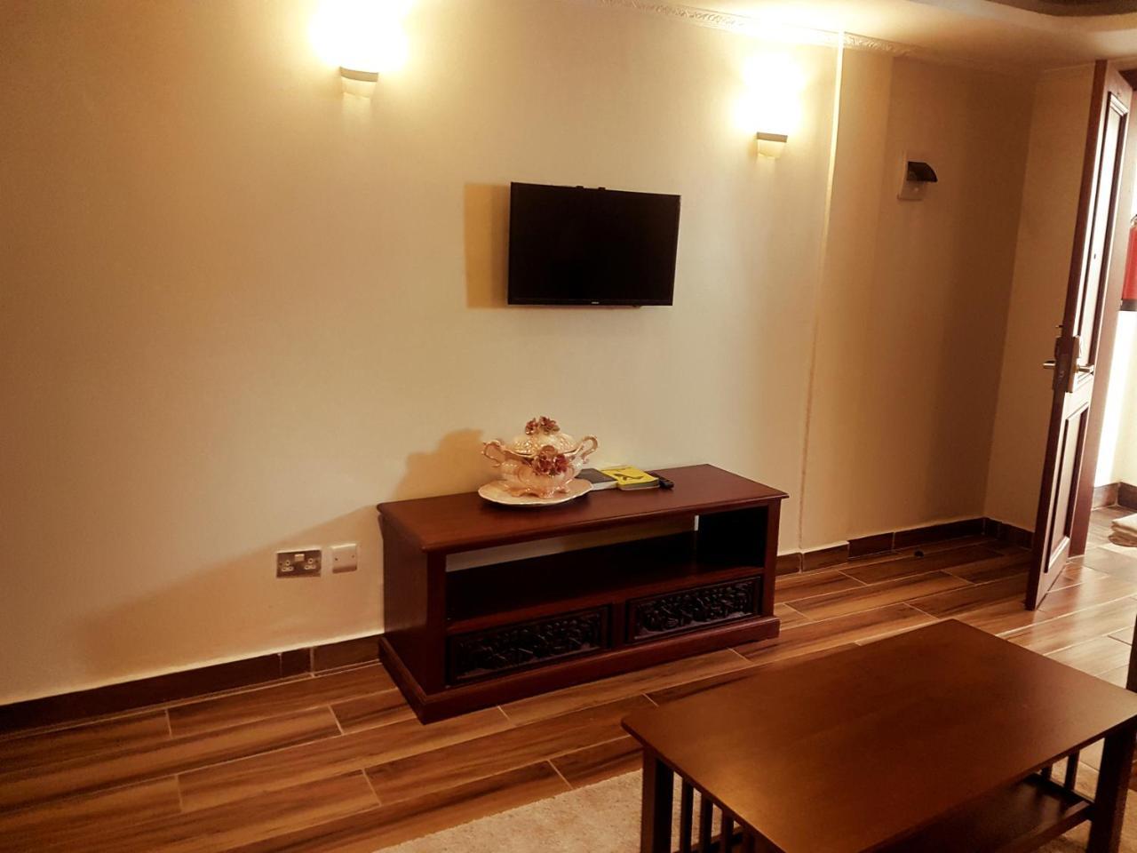 The Vic Hotel Кисуму Екстериор снимка