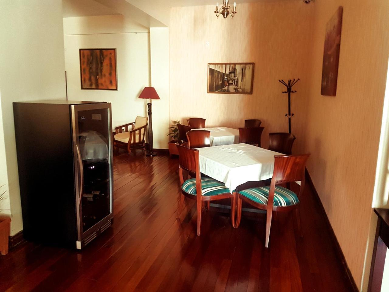 The Vic Hotel Кисуму Екстериор снимка
